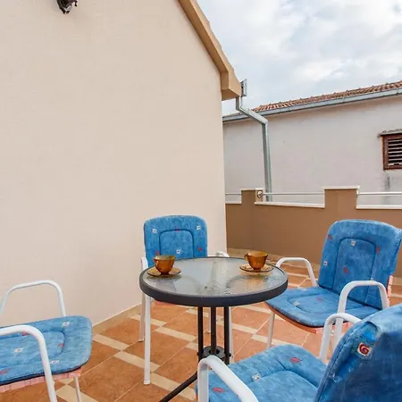 Ned-with Terrace Apartman Vinišće