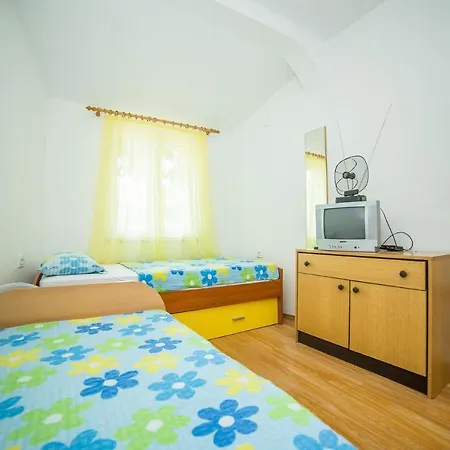 Ned-with Terrace