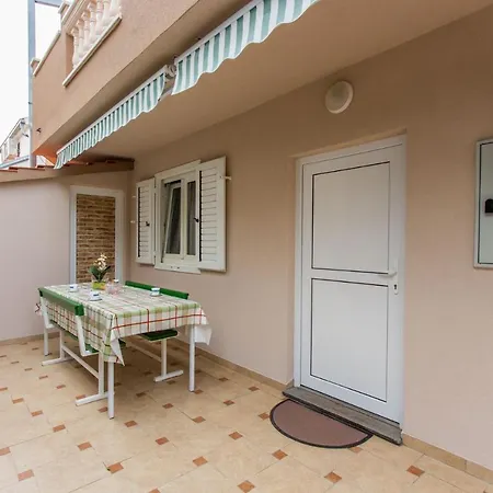 Apartman Ned-with Terrace Vinišće