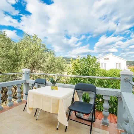 Ned-with Terrace Apartman Vinišće